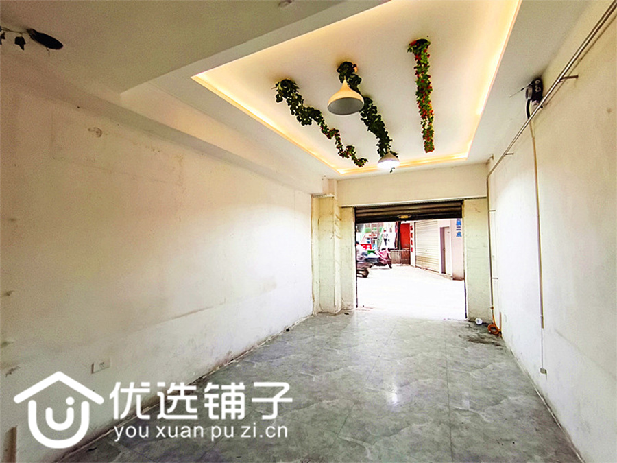 市内中心广场女人街28平旺铺出租水电气三通