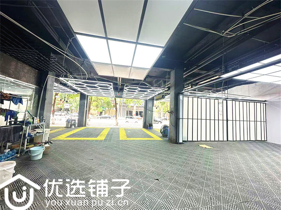西外人民医院旁210平四开间洗车店转让