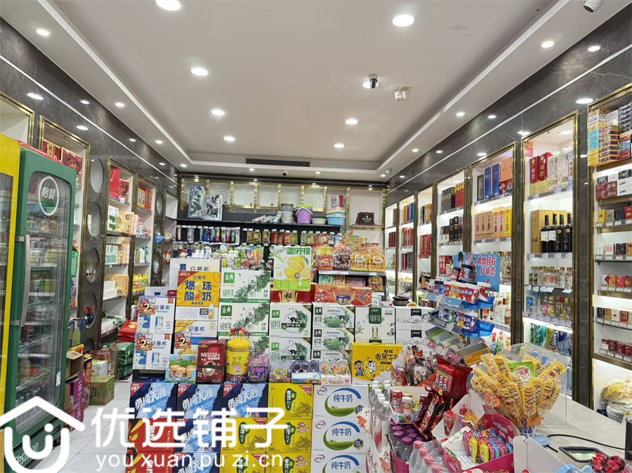 西外金龙大道小区大门口64平便利店转让(可空转)