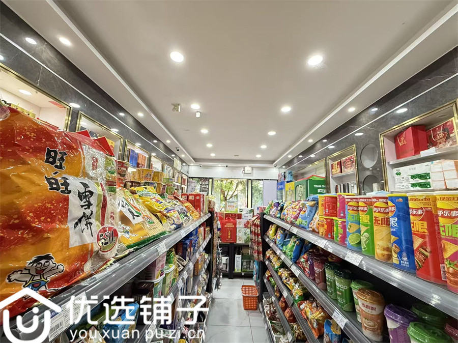 西外金龙大道小区大门口64平便利店转让(可空转)